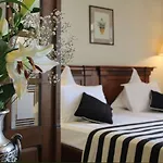 Arc De Triomphe 4*