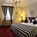 Apart-hotel Arc De Triomphe 4*