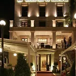 Arc De Triomphe Apart-hotel