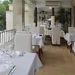Lägenhetshotell Arc De Triomphe 4*