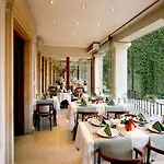 Arc De Triomphe Apart-hotel