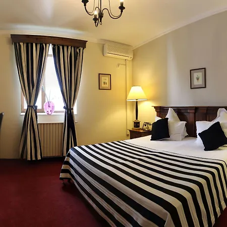 Hotel de apartamente Arc De Triomphe 4*