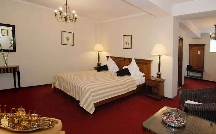 Arc De Triomphe 4*