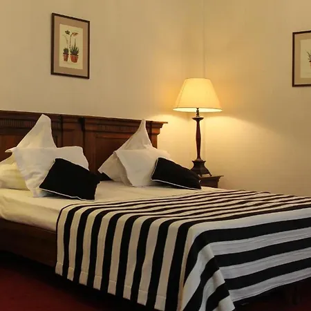 Arc De Triomphe Apartahotel 4*