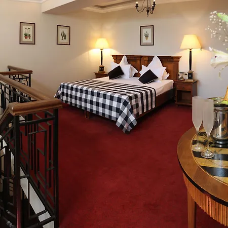 Arc De Triomphe 4* 부쿠레슈티