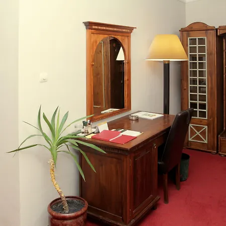 Arc De Triomphe Hotel apartamentowy 4*