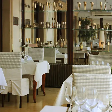 Arc De Triomphe מלון דירות