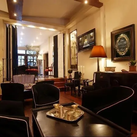 Arc De Triomphe Aparthotel