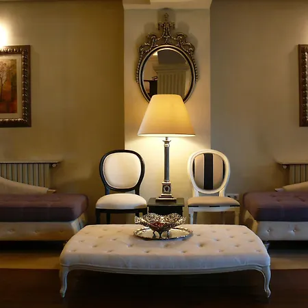 Apartahotel Arc De Triomphe 4*