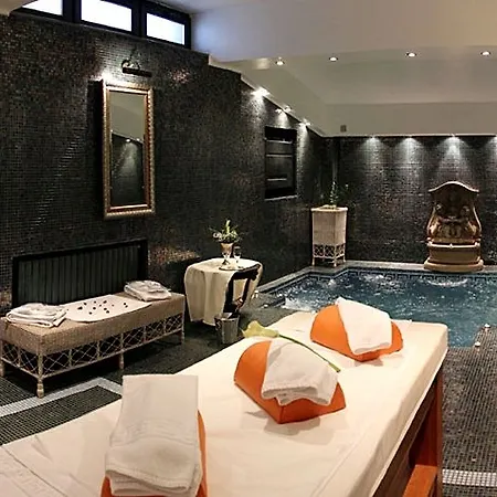 Arc De Triomphe Aparthotel