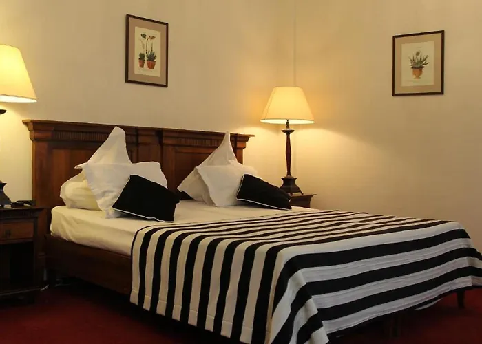 Arc De Triomphe Apartahotel 4*