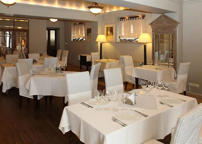 Arc De Triomphe Apartahotel