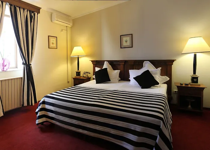 Apartahotel Arc De Triomphe 4*