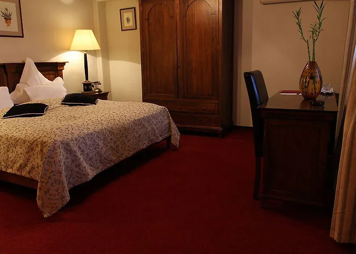 Arc De Triomphe Apartahotel