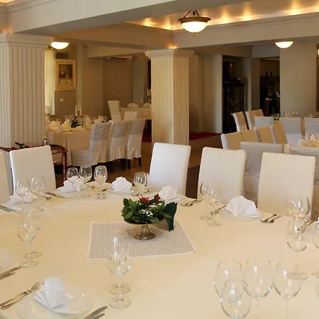 Arc De Triomphe 4* 布加勒斯特