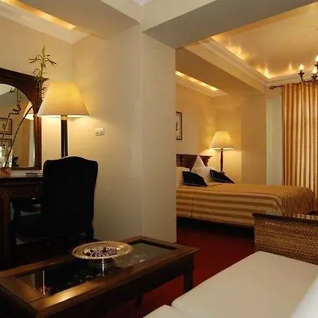 Arc De Triomphe 公寓式酒店 4*