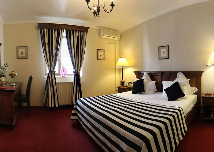 Aparthotel Arc De Triomphe 4*